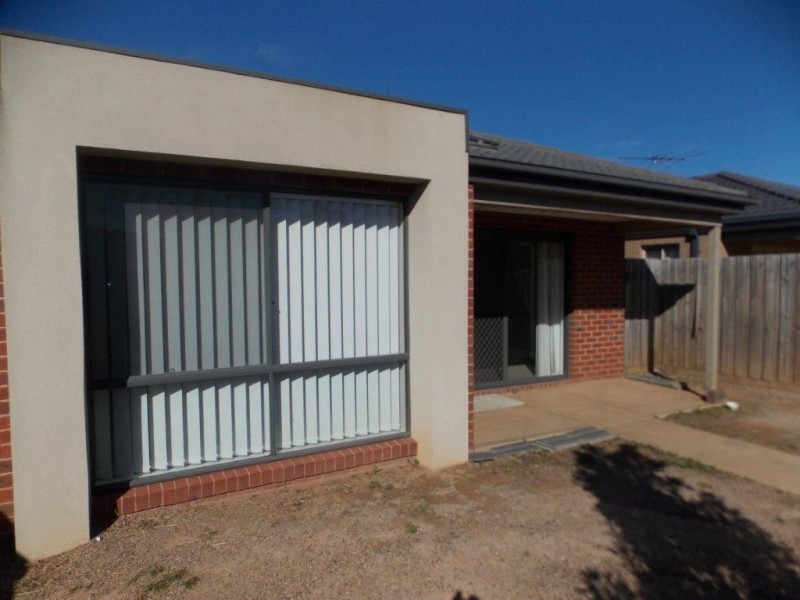 266 The Lakes Boulevard, South Morang VIC 3752