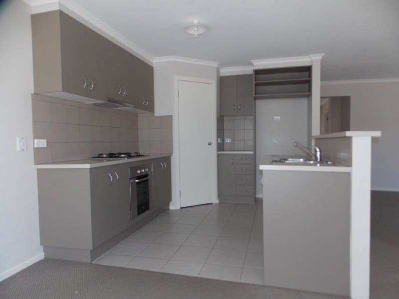 266 The Lakes Boulevard, South Morang VIC 3752