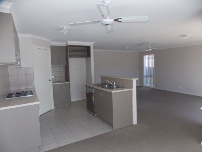 266 The Lakes Boulevard, South Morang VIC 3752