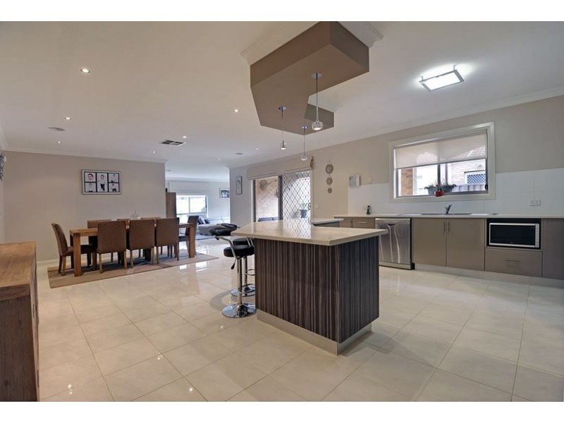 9 Gatestone Road, Epping VIC 3076