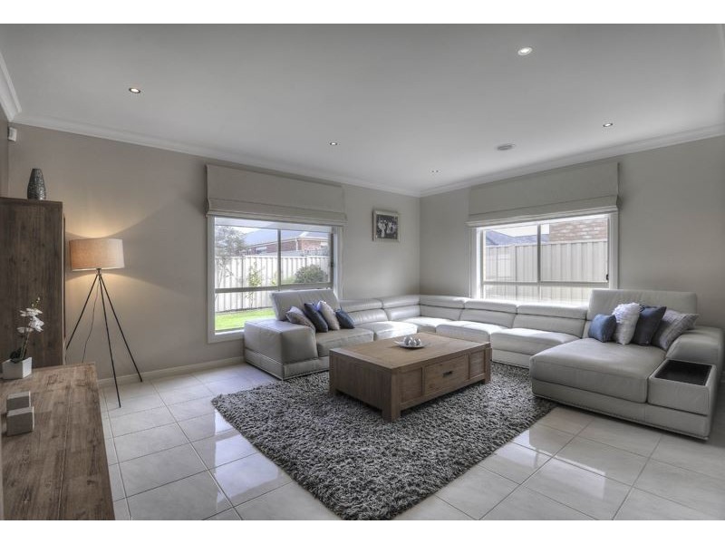 9 Gatestone Road, Epping VIC 3076