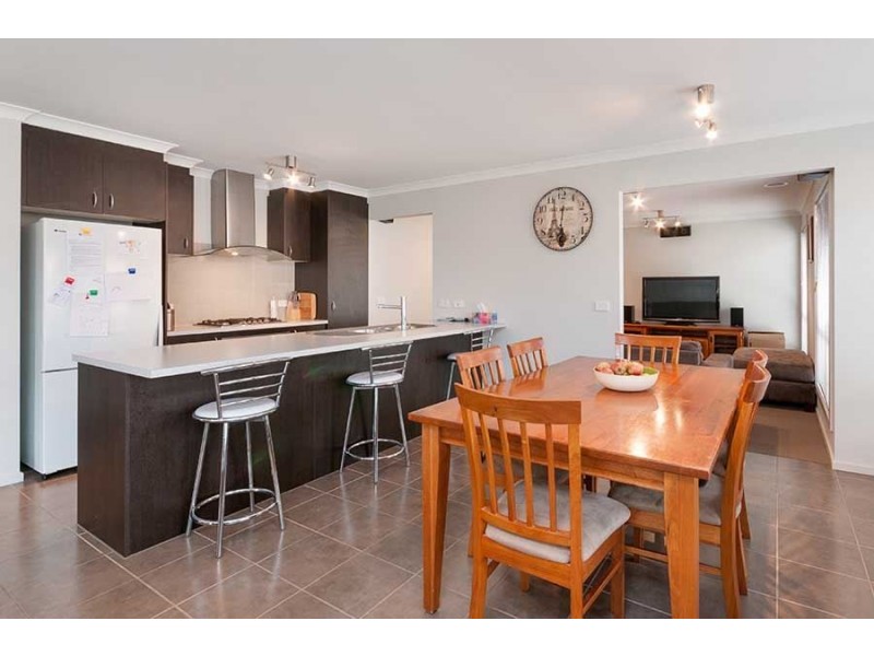 24 Ovens Circuit, Whittlesea VIC 3757