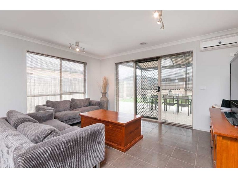 24 Ovens Circuit, Whittlesea VIC 3757