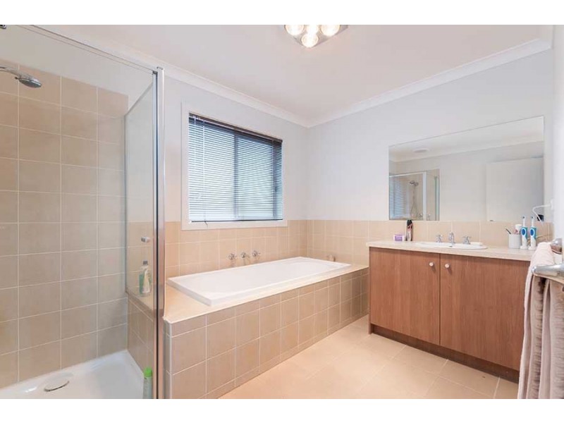 24 Ovens Circuit, Whittlesea VIC 3757