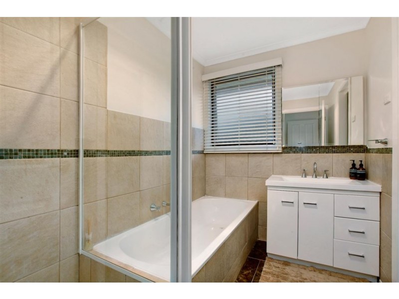 16 Newhaven Street, Thomastown VIC 3074