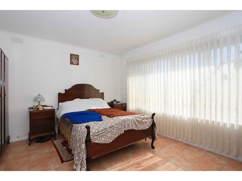 5 Heather Avenue, Thomastown VIC 3074