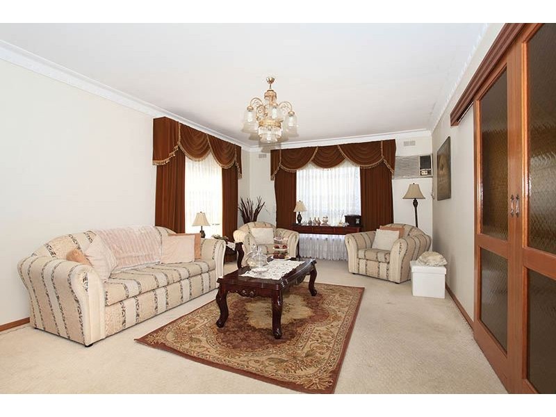 2 Kathryn Avenue, Lalor VIC 3075