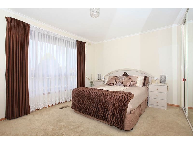 2 Kathryn Avenue, Lalor VIC 3075