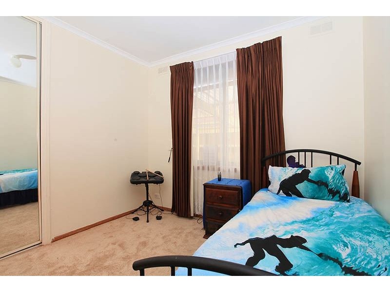 2 Kathryn Avenue, Lalor VIC 3075