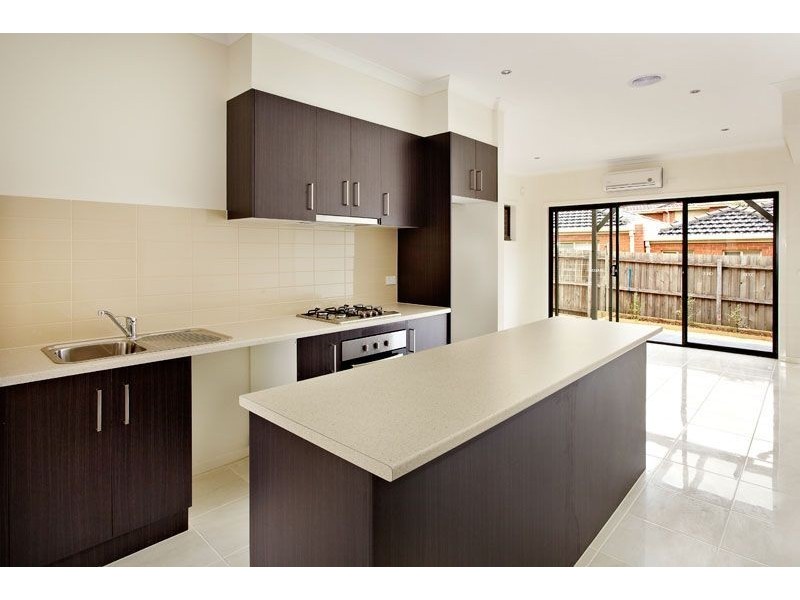 2/27-29 Miranda Road, Reservoir VIC 3073