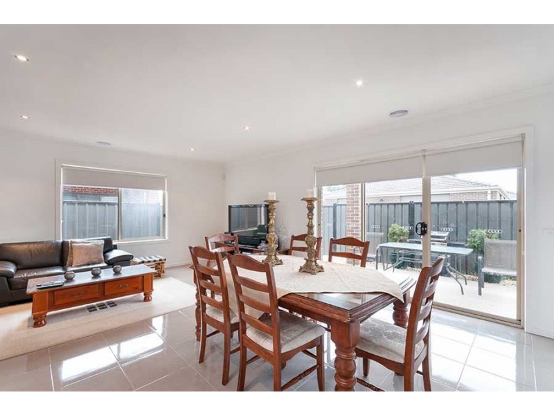 33 Creswick Drive, Wollert VIC 3750