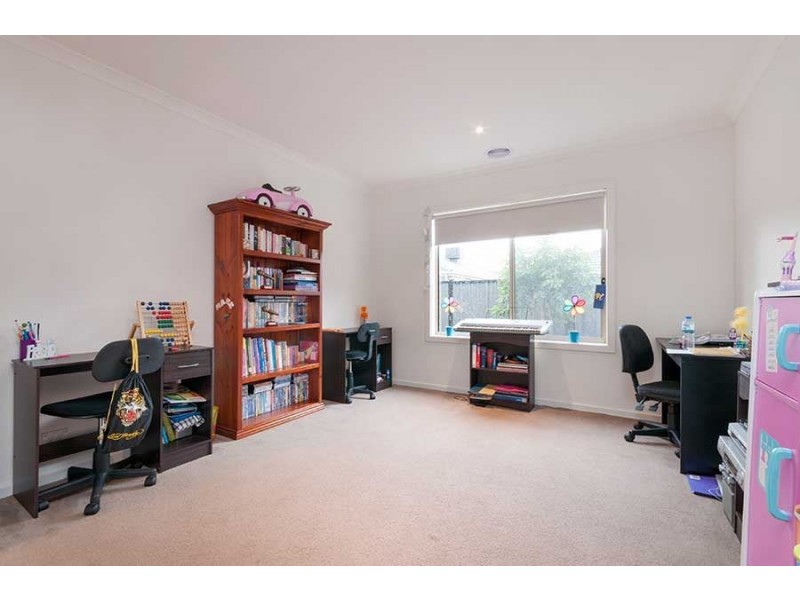 33 Creswick Drive, Wollert VIC 3750