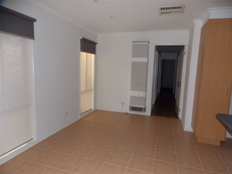 12 Nivea Terrace, South Morang VIC 3752