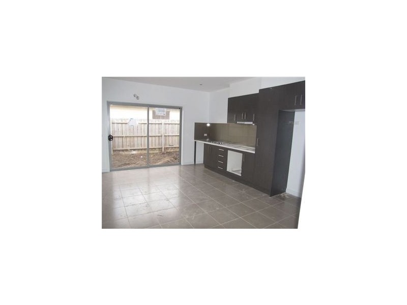 3/16 Aberdeen Street, Reservoir VIC 3073