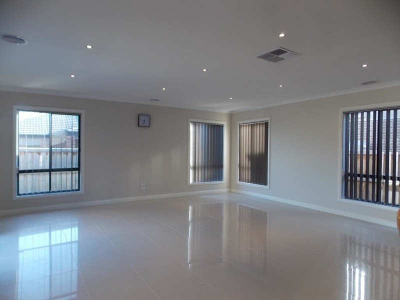 7 Knightsbridge Drive, Epping VIC 3076