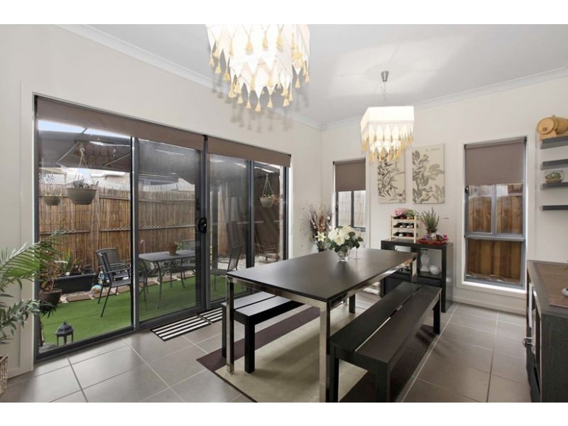 27 Glenorchy Way, South Morang VIC 3752