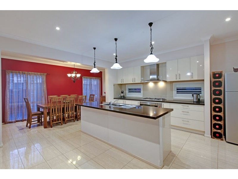 4 Abercrombie Grove, Epping VIC 3076