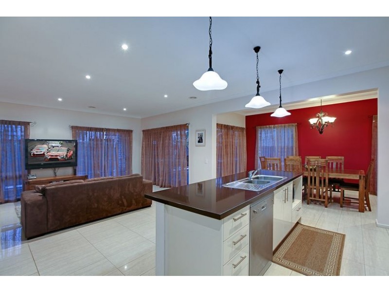 4 Abercrombie Grove, Epping VIC 3076