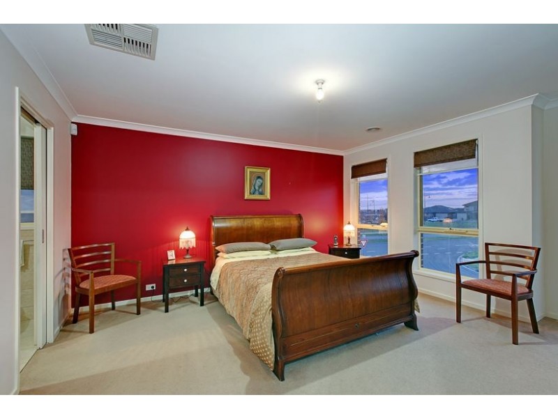 4 Abercrombie Grove, Epping VIC 3076