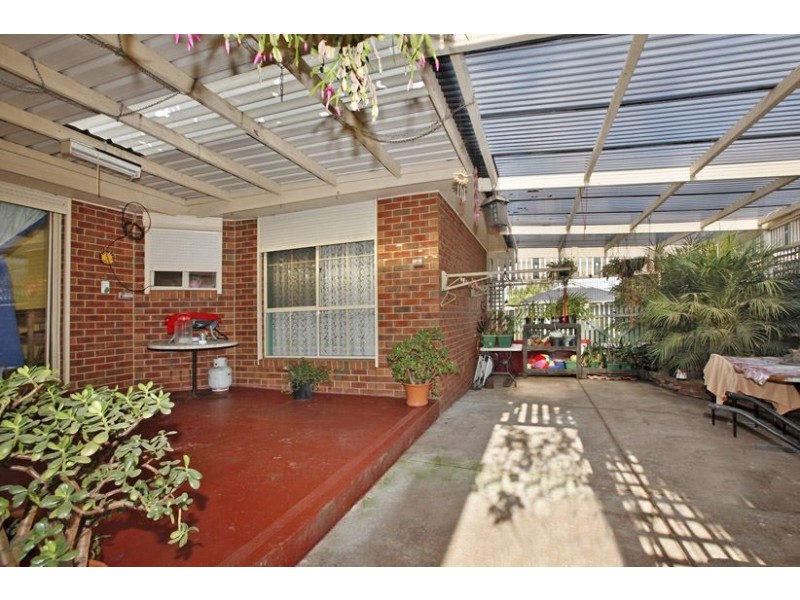 18 Ester Drive, Mill Park VIC 3082