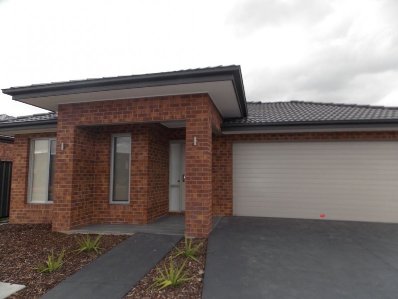 30 Saltlake Boulevard, Epping VIC 3076