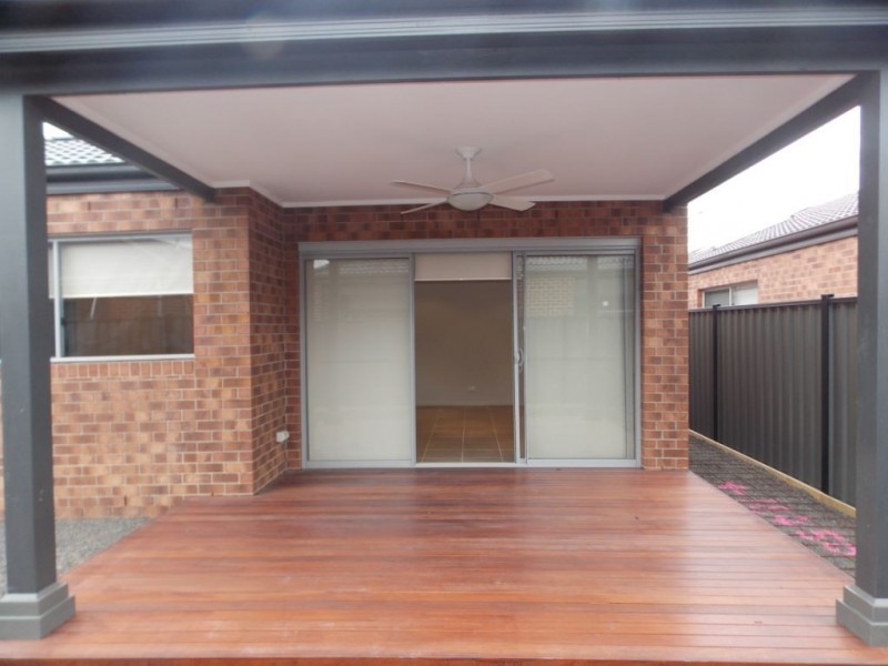 30 Saltlake Boulevard, Epping VIC 3076