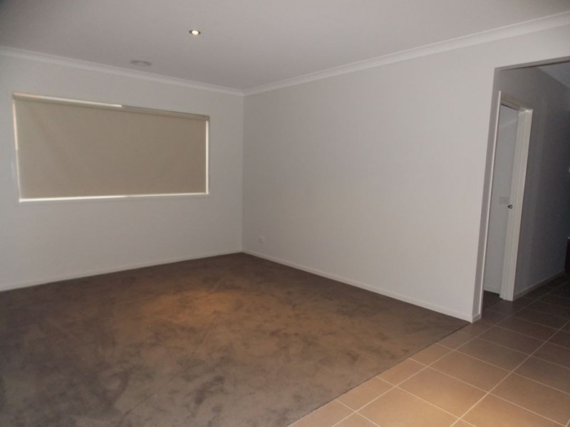 30 Saltlake Boulevard, Epping VIC 3076