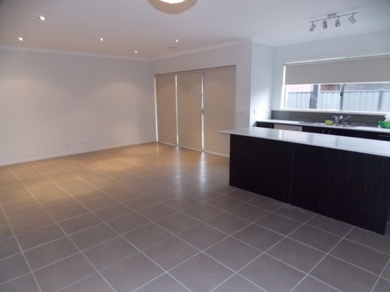 30 Saltlake Boulevard, Epping VIC 3076