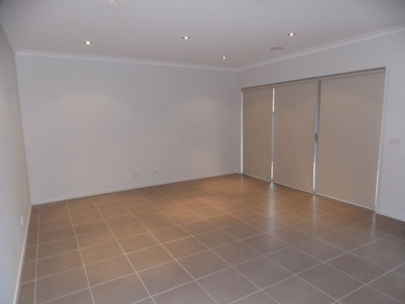 30 Saltlake Boulevard, Epping VIC 3076