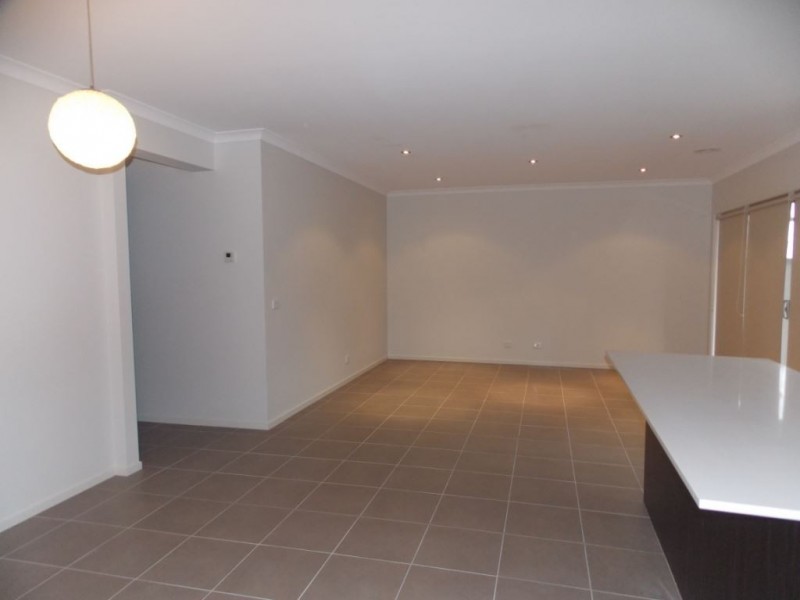 30 Saltlake Boulevard, Epping VIC 3076