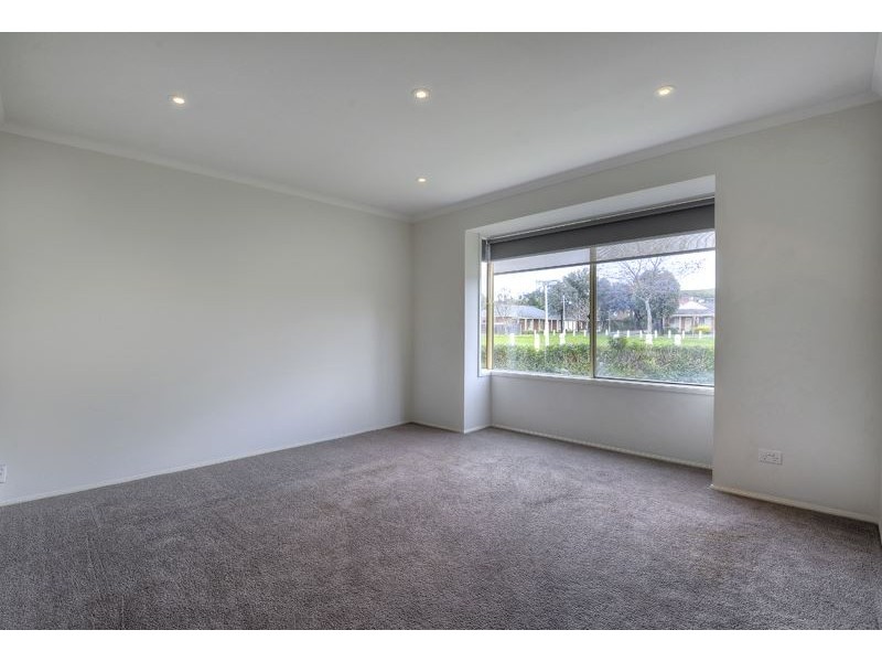 12 Nivea Terrace, South Morang VIC 3752
