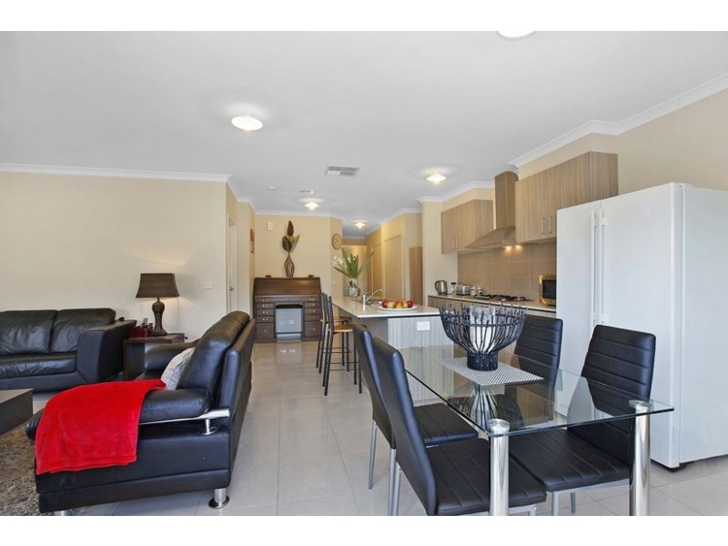8 Nundroo Crescent, Epping VIC 3076