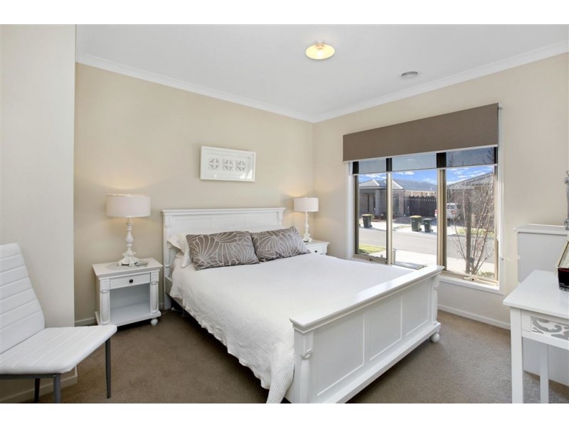 8 Nundroo Crescent, Epping VIC 3076