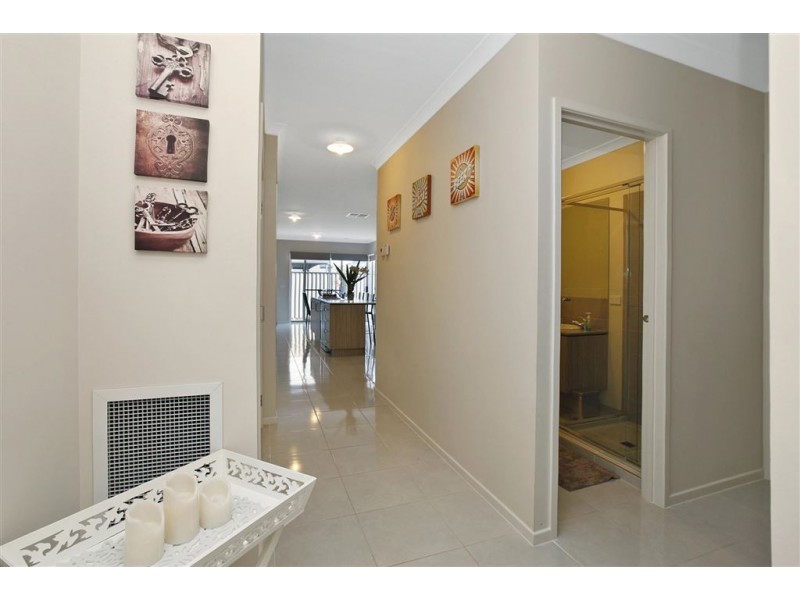 8 Nundroo Crescent, Epping VIC 3076