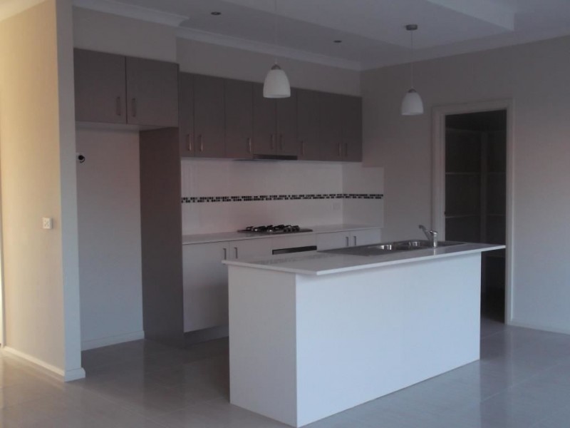 3 Mecklenburg Close, Epping VIC 3076