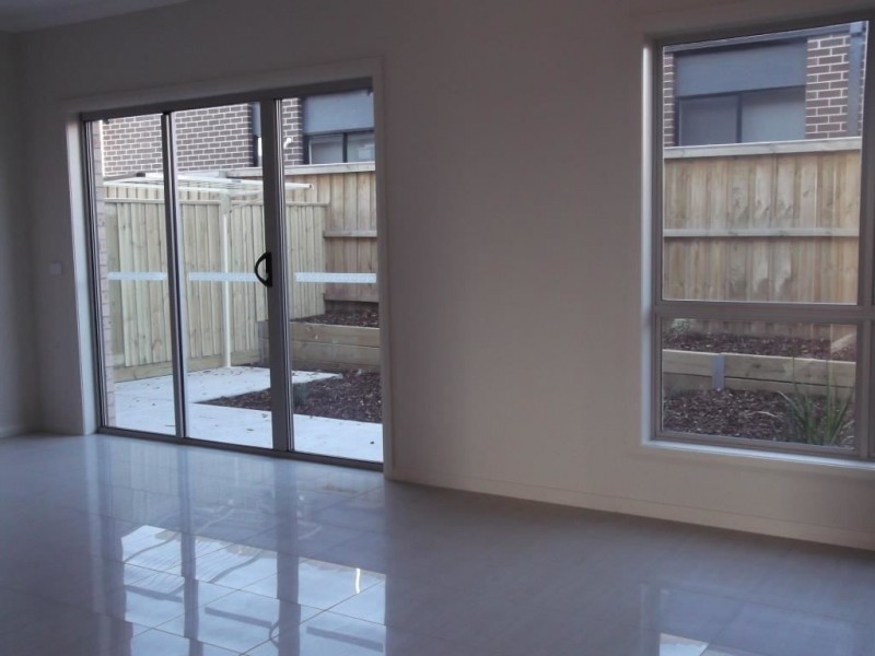 3 Mecklenburg Close, Epping VIC 3076