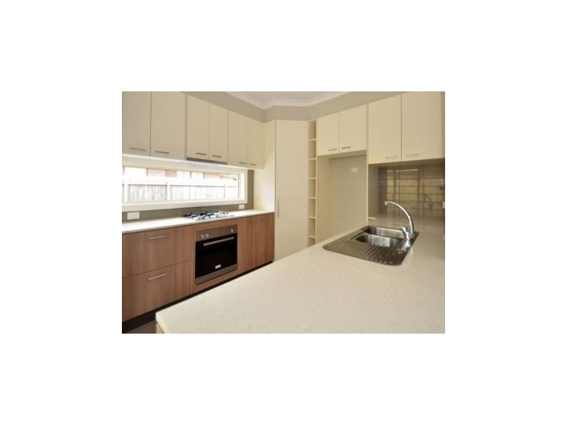 2/9 Kelvin Grove, South Morang VIC 3752