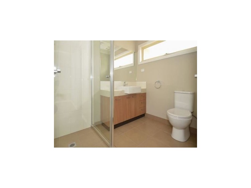 2/9 Kelvin Grove, South Morang VIC 3752