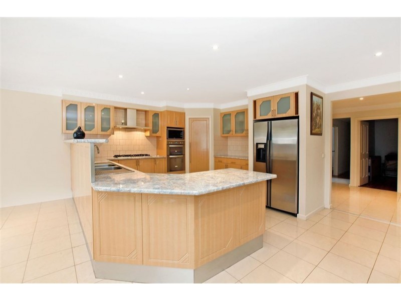 15 Stella Drive, Thomastown VIC 3074