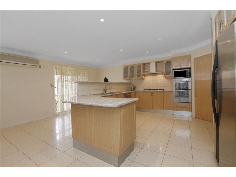 15 Stella Drive, Thomastown VIC 3074