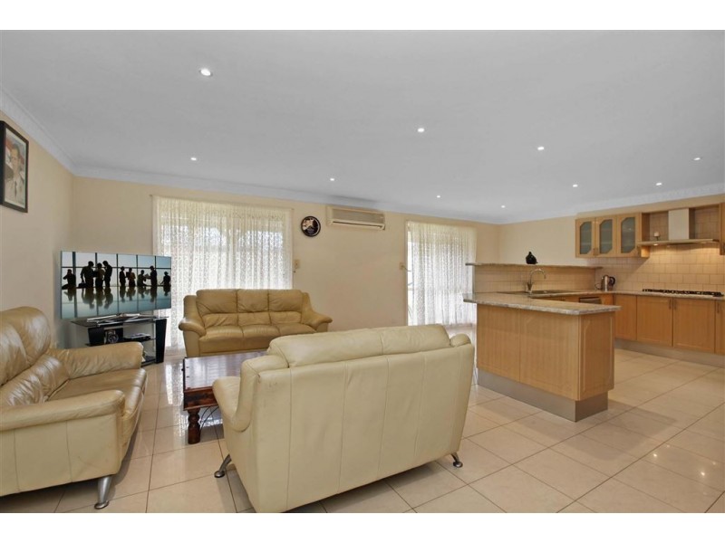 15 Stella Drive, Thomastown VIC 3074