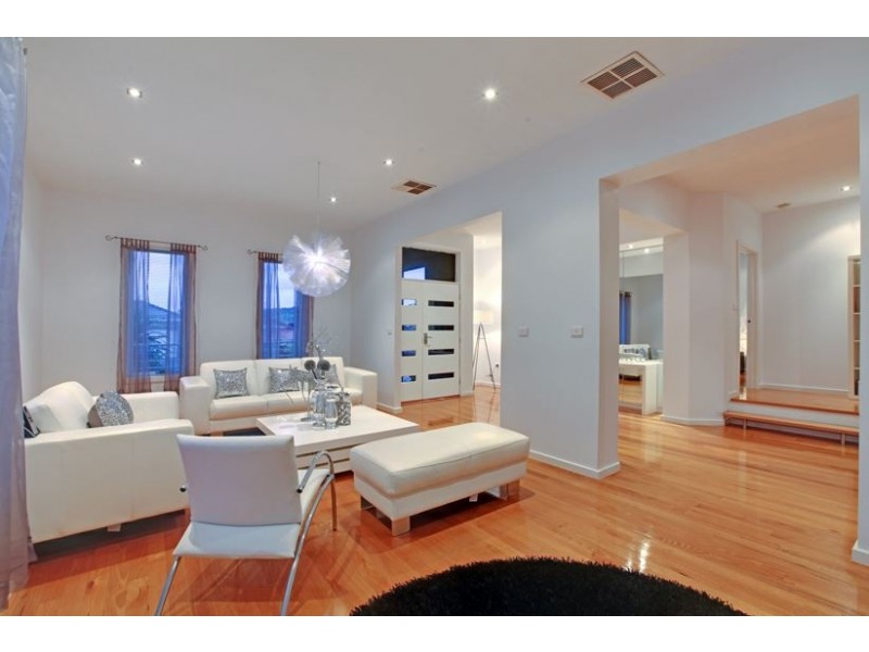 37 Elysee Avenue, South Morang VIC 3752