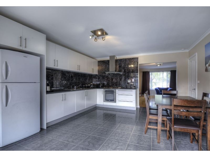 6 Vanessa Avenue, Lalor VIC 3075