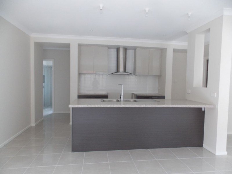 8 Comet Avenue, Doreen VIC 3754