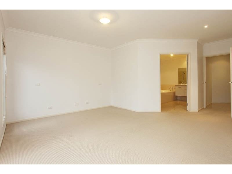 6 North Haven Drive, Epping VIC 3076
