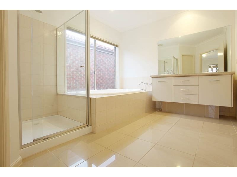 6 North Haven Drive, Epping VIC 3076