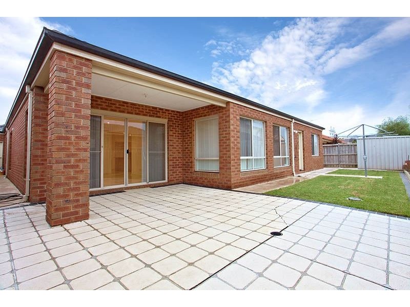 6 North Haven Drive, Epping VIC 3076