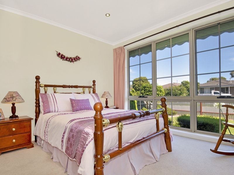 39 Bainbridge Close, Craigieburn VIC 3064