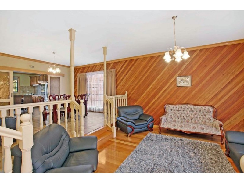 13 Wellington Crescent, Lalor VIC 3075