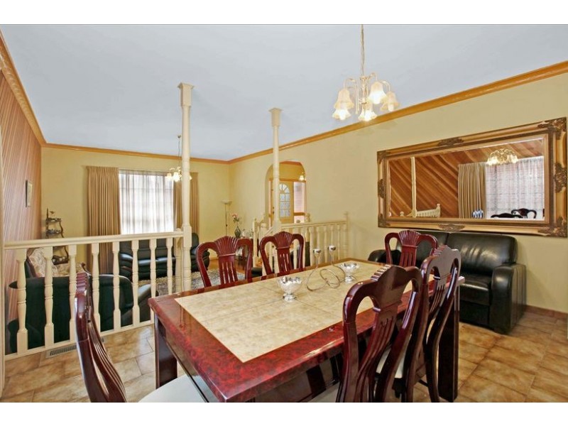 13 Wellington Crescent, Lalor VIC 3075